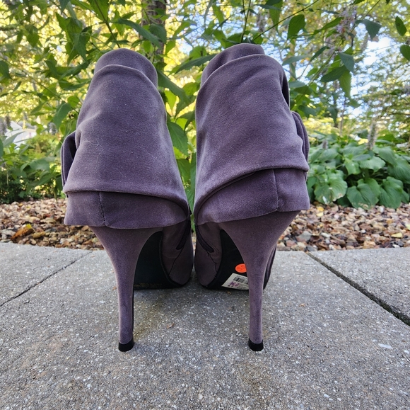 CHARLOTTE RUSSE SUEDE ANKLE BOOTS SZ 7 - Picture 10 of 12